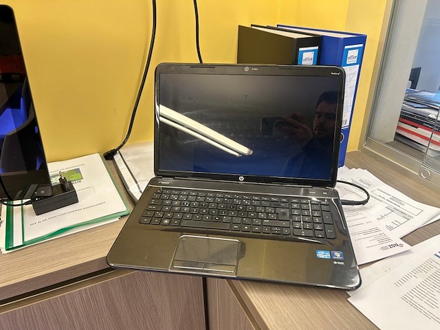 Hp laptop - afbeelding 1 van  6