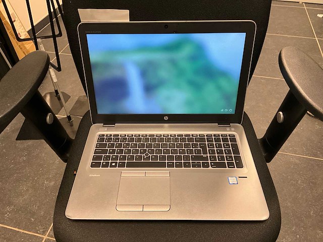 Hp laptop - afbeelding 1 van  5