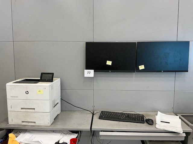 Hp monitors (2x) - afbeelding 1 van  4