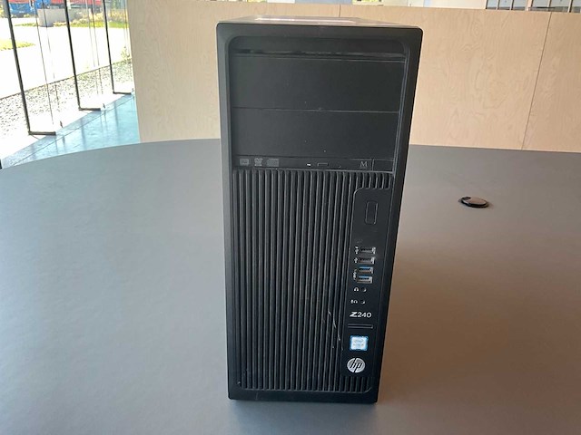 Hp z240 desktop pc/workstation tower - afbeelding 1 van  7