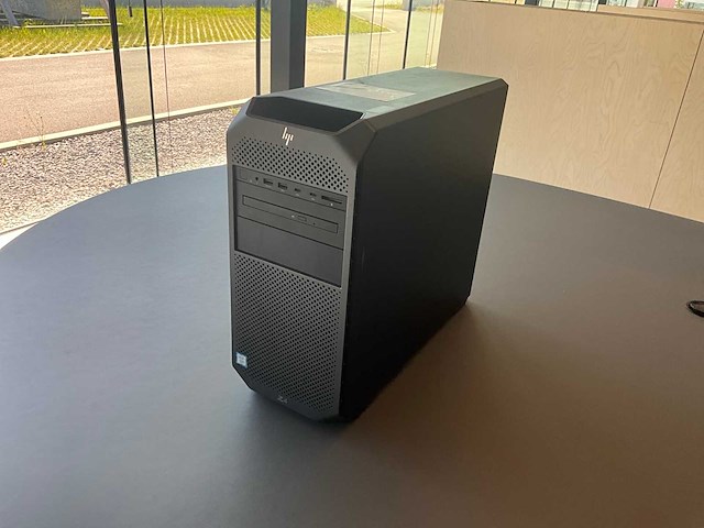 Hp z4 desktop pc/workstation - afbeelding 2 van  7