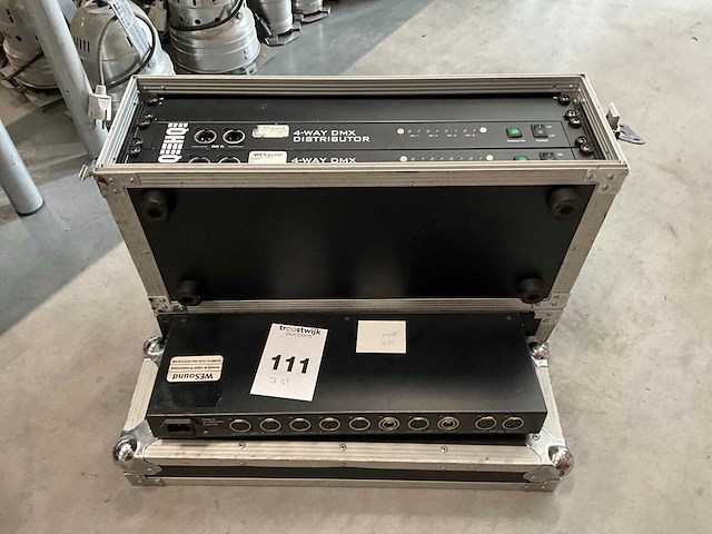 Hq power 4-weg dmx dmx distributer (3x) - afbeelding 1 van  2