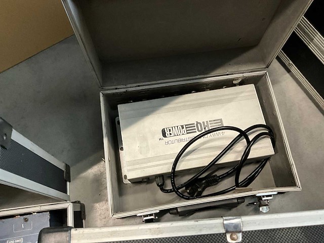 Hq power / show tec 4-weg dmx dmx distributer (3x) - afbeelding 4 van  4