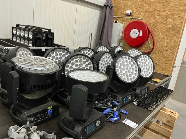 Hq power vdpl3710 moving head (13x) - afbeelding 1 van  6