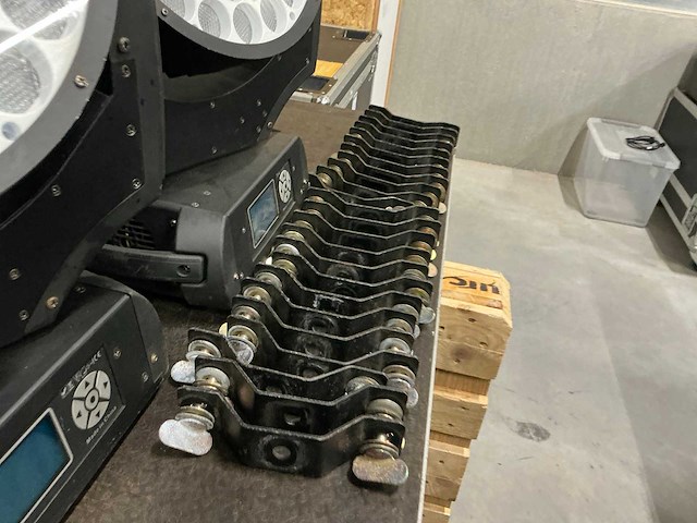 Hq power vdpl3710 moving head (13x) - afbeelding 6 van  6