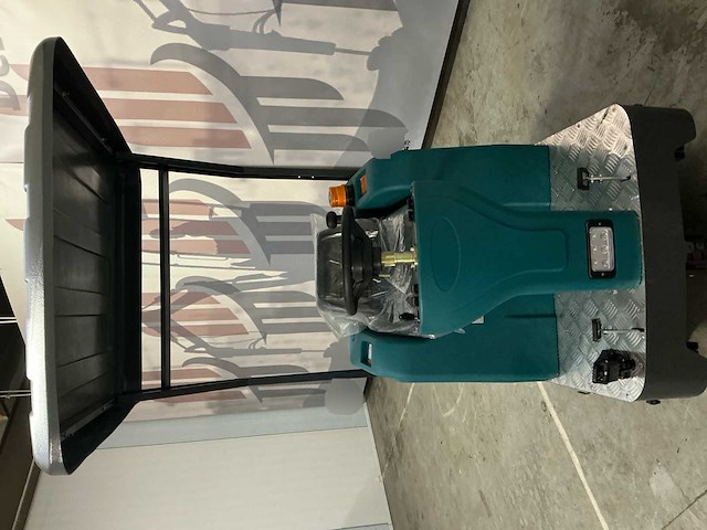 Htdm - dmm1250 - veegmachine, zelfrijdend - 2025 - afbeelding 5 van  10