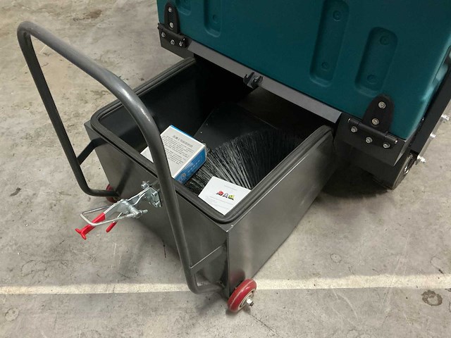 Htdm - dmm1250 - veegmachine, zelfrijdend - 2025 - afbeelding 8 van  10
