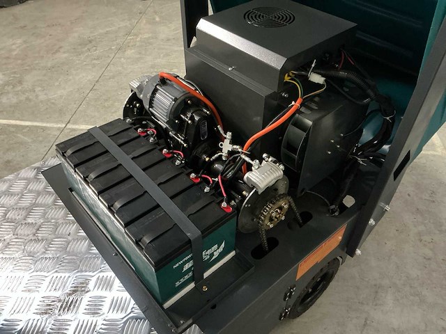 Htdm - dmm1250 - veegmachine, zelfrijdend - 2025 - afbeelding 10 van  10