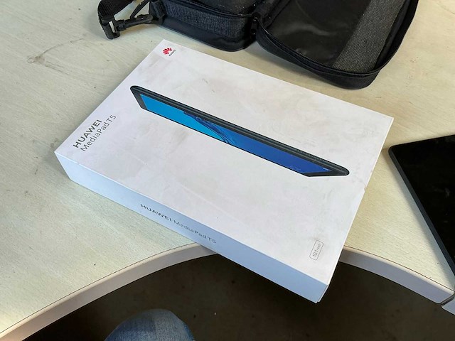 Huawei tablet - afbeelding 1 van  1