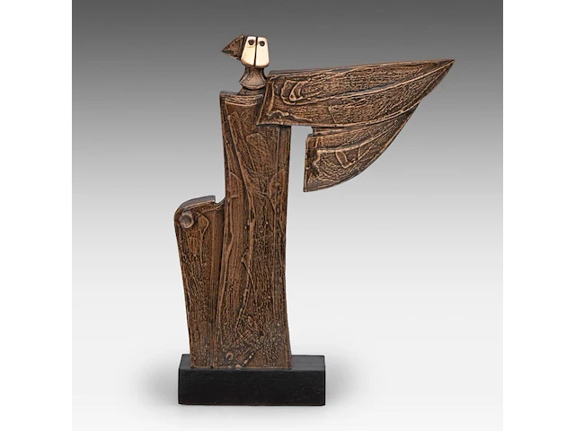 Hubert minnebo (1940), 'een verwijzing naar zijn geliefde oosten', polished and brown patinated bronze, 0/0, 2009, signed (+) 36 x 31 x 30.5 cm. (14.16 x 12.19 x 12.00 in.) - afbeelding 1 van  9
