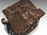 Hubert minnebo (1940), 'europa', (luxe-edition), polished and brown patinated bronze, 8/15, 2000, signed (+) 34 x 43 x 30 cm. (13.39 x 16.92 x 11.81 in.) - afbeelding 2 van  10