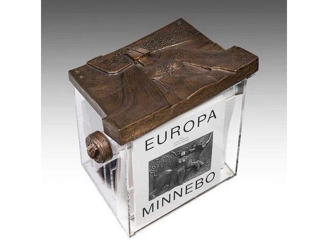 Hubert minnebo (1940), 'europa', (luxe-edition), polished and brown patinated bronze, 8/15, 2000, signed (+) 34 x 43 x 30 cm. (13.39 x 16.92 x 11.81 in.) - afbeelding 3 van  10