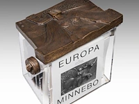 Hubert minnebo (1940), 'europa', (luxe-edition), polished and brown patinated bronze, 8/15, 2000, signed (+) 34 x 43 x 30 cm. (13.39 x 16.92 x 11.81 in.) - afbeelding 3 van  10