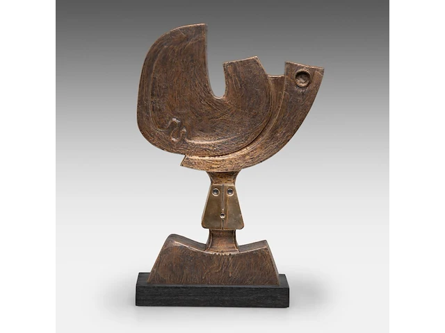 Hubert minnebo (1940), 'het alles omvattende', polished and brown patinated bronze, 1/1, 2009, signed (+) 48 x 34 x 11.5 cm. (18.89 x 13.39 x 4.53 in.) - afbeelding 1 van  8