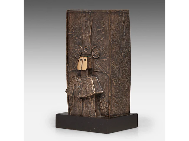 Hubert minnebo (1940), 'het portretteren, in de late namiddag', polished and brown patinated bronze, 2/5, 1991, signed (+) 29.5 x 16 x 10 cm. (11.60 x 6.29 x 3.94 in.) - afbeelding 2 van  8