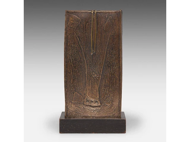 Hubert minnebo (1940), 'het portretteren, in de late namiddag', polished and brown patinated bronze, 2/5, 1991, signed (+) 29.5 x 16 x 10 cm. (11.60 x 6.29 x 3.94 in.) - afbeelding 4 van  8