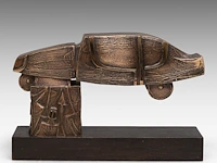 Hubert minnebo (1940), 'hij overzag de wegen die hij had afgelegd', polished and brown patinated bronze, 1987 (+) 17 x 9.5 x 32 cm. (6.69 x 3.74 x 12.59 in.)