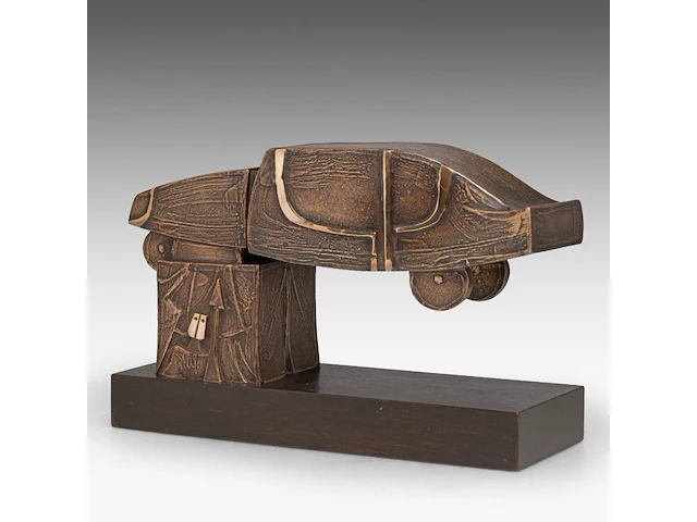 Hubert minnebo (1940), 'hij overzag de wegen die hij had afgelegd', polished and brown patinated bronze, 1987 (+) 17 x 9.5 x 32 cm. (6.69 x 3.74 x 12.59 in.) - afbeelding 2 van  7
