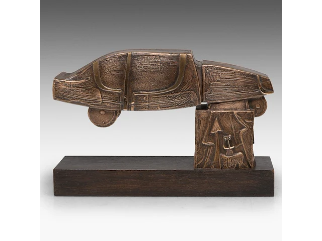 Hubert minnebo (1940), 'hij overzag de wegen die hij had afgelegd', polished and brown patinated bronze, 1987 (+) 17 x 9.5 x 32 cm. (6.69 x 3.74 x 12.59 in.) - afbeelding 5 van  7