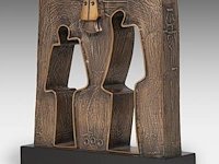 Hubert minnebo (1940), 'hun siddha, verloste ziel, is duidelijk waarneembaar', polished and brown patinated bronze, 1/1, 2017, signed (+) 29.5 x 29 x 6 cm. (11.60 x 11.41 x 2.35 in.) - afbeelding 2 van  8