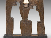 Hubert minnebo (1940), 'hun siddha, verloste ziel, is duidelijk waarneembaar', polished and brown patinated bronze, 1/1, 2017, signed (+) 29.5 x 29 x 6 cm. (11.60 x 11.41 x 2.35 in.) - afbeelding 4 van  8