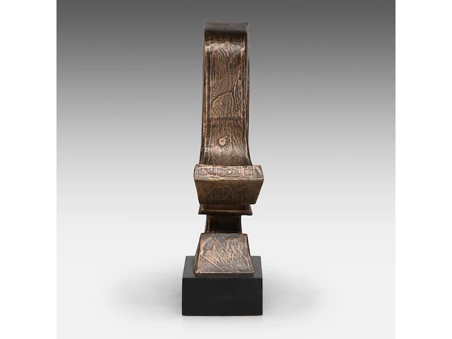 Hubert minnebo (1940), 'in bescherming', polished and brown patinated bronze, 0/0, signed (+) 26 x 18 x 6 cm. (10.24 x 7.08 x 2.35 in.) - afbeelding 3 van  7