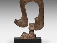 Hubert minnebo (1940), 'in bescherming', polished and brown patinated bronze, 0/0, signed (+) 26 x 18 x 6 cm. (10.24 x 7.08 x 2.35 in.) - afbeelding 4 van  7