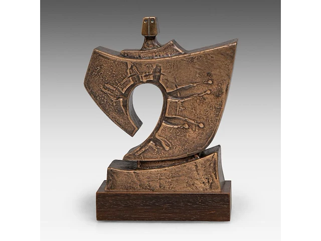 Hubert minnebo (1940), 'met een grijpgrage beweging', polished and brown patinated bronze, 0/0, 1984, signed (+) 18.5 x 15 x 6 cm. (7.28 x 5.91 x 2.35 in.) - afbeelding 1 van  8