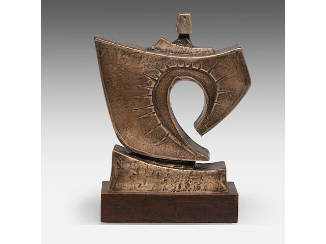 Hubert minnebo (1940), 'met een grijpgrage beweging', polished and brown patinated bronze, 0/0, 1984, signed (+) 18.5 x 15 x 6 cm. (7.28 x 5.91 x 2.35 in.) - afbeelding 4 van  8