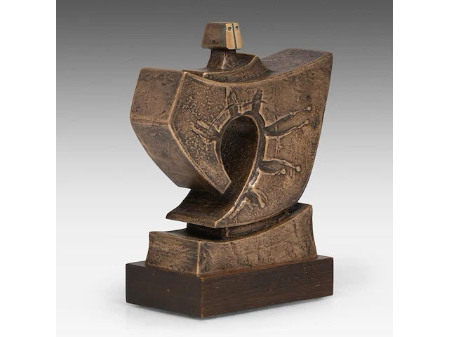 Hubert minnebo (1940), 'met een grijpgrage beweging', polished and brown patinated bronze, 0/0, 1984, signed (+) 18.5 x 15 x 6 cm. (7.28 x 5.91 x 2.35 in.) - afbeelding 6 van  8