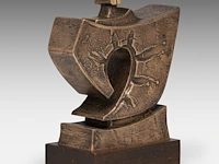Hubert minnebo (1940), 'met een grijpgrage beweging', polished and brown patinated bronze, 0/0, 1984, signed (+) 18.5 x 15 x 6 cm. (7.28 x 5.91 x 2.35 in.) - afbeelding 6 van  8