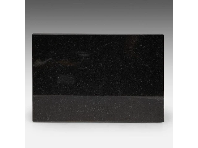 Hubert minnebo (1940), 'toen onderstreepte hij zijn zekerheden', silver on a marble pedestal, 1/1, 1996, signed (+) 15.5 x 28 x 1.5 cm. (6.09 x 11.01 x 0.59 in.) - afbeelding 4 van  6