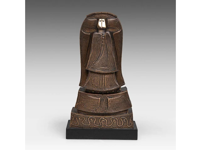 Hubert minnebo (1940), 'van een aanwezigheid gesproken', polished and brown patinated bronze, 1/4, 1993 42 x 23 x 14 cm. (16.53 x 9.06 x 5.50 in.) - afbeelding 1 van  5