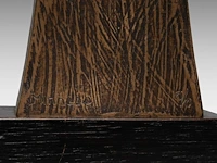 Hubert minnebo (1940), 'vanaf de eerste blik was hij het zeker', polished and brown patinated bronze, 0/0, 1996, signed (+) 35.5 x 7.5 x 6.5 cm. (13.98 x 2.95 x 2.56 in.) - afbeelding 2 van  10