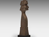 Hubert minnebo (1940), 'vanaf de eerste blik was hij het zeker', polished and brown patinated bronze, 0/0, 1996, signed (+) 35.5 x 7.5 x 6.5 cm. (13.98 x 2.95 x 2.56 in.) - afbeelding 3 van  10