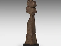 Hubert minnebo (1940), 'vanaf de eerste blik was hij het zeker', polished and brown patinated bronze, 0/0, 1996, signed (+) 35.5 x 7.5 x 6.5 cm. (13.98 x 2.95 x 2.56 in.) - afbeelding 6 van  10