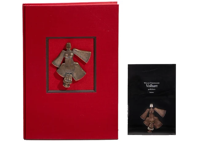 Hubert minnebo (1940), 'volhart', n° 23/60 - 'met gesloten ogen fluisterde hij, zacht kreunend, zijn mooiste herinneringen', polished and brown patinated bronze on book with 9 etches and poetry, 23/60, 2002 (+) 40 x 23 c - afbeelding 1 van  19