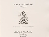 Hubert minnebo (1940), 'volhart', n° 23/60 - 'met gesloten ogen fluisterde hij, zacht kreunend, zijn mooiste herinneringen', polished and brown patinated bronze on book with 9 etches and poetry, 23/60, 2002 (+) 40 x 23 c - afbeelding 13 van  19