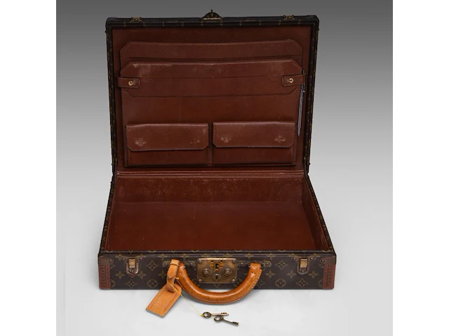 Hubert minnebo (1940), 'zachtjes uitdeinen', relief, polished and brown patinated bronze, 1/1, 2014, signed (+) 29 x 40 x 3.5 cm. (11.41 x 15 3/4 x 1.37 in.) - afbeelding 8 van  22