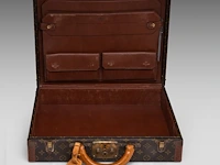 Hubert minnebo (1940), 'zachtjes uitdeinen', relief, polished and brown patinated bronze, 1/1, 2014, signed (+) 29 x 40 x 3.5 cm. (11.41 x 15 3/4 x 1.37 in.) - afbeelding 8 van  22