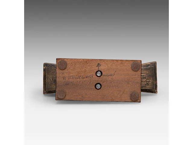 Hubert minnebo (1940), 'zijn blik was duidelijk omkaderd', polished and brown patinated bronze, 1/1, 1990 (+) 23 x 29.5 x 8 cm. (9.06 x 11.60 x 3.14 in.) - afbeelding 7 van  8