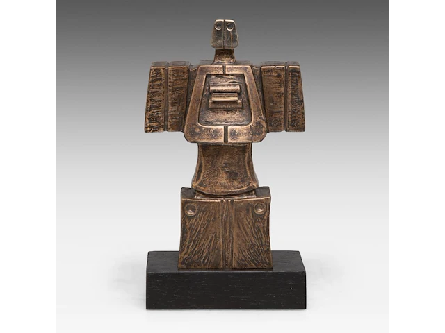 Hubert minnebo (1940), 'zijn innerlijke kracht bleef onveranderd overeind', polished and brown patinated bronze, 0/0, signed (+) 19 x 12 x 6.5 cm. (7.48 x 4.71 x 2.56 in.) - afbeelding 1 van  8