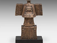 Hubert minnebo (1940), 'zijn innerlijke kracht bleef onveranderd overeind', polished and brown patinated bronze, 0/0, signed (+) 19 x 12 x 6.5 cm. (7.48 x 4.71 x 2.56 in.)