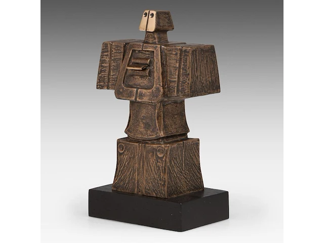 Hubert minnebo (1940), 'zijn innerlijke kracht bleef onveranderd overeind', polished and brown patinated bronze, 0/0, signed (+) 19 x 12 x 6.5 cm. (7.48 x 4.71 x 2.56 in.) - afbeelding 2 van  8