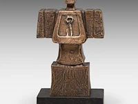 Hubert minnebo (1940), 'zijn innerlijke kracht bleef onveranderd overeind', polished and brown patinated bronze, 0/0, signed (+) 19 x 12 x 6.5 cm. (7.48 x 4.71 x 2.56 in.) - afbeelding 4 van  8