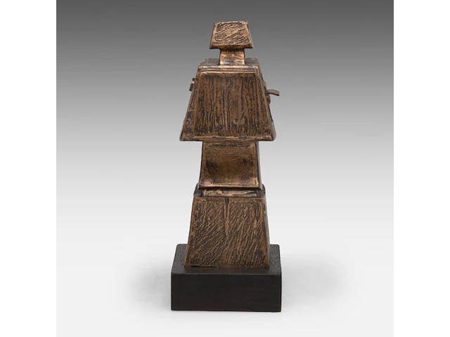 Hubert minnebo (1940), 'zijn innerlijke kracht bleef onveranderd overeind', polished and brown patinated bronze, 0/0, signed (+) 19 x 12 x 6.5 cm. (7.48 x 4.71 x 2.56 in.) - afbeelding 5 van  8
