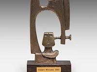 Hubert minnebo (1940), 'zijn innerlijke rust werd het middelpunt van een vaste verbinding', polished and brown patinated bronze, 0/0, 2003, signed, (+), 11.5 x 7.5 x 3 cm. (4.53 x 2.95 x 1.17 in.)
