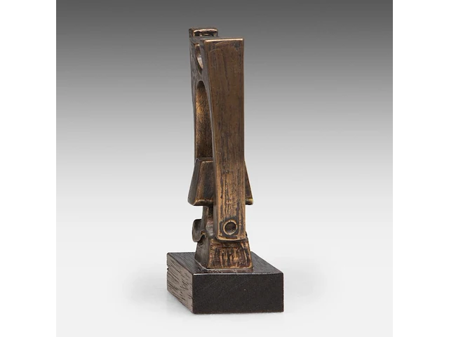 Hubert minnebo (1940), 'zijn innerlijke rust werd het middelpunt van een vaste verbinding', polished and brown patinated bronze, 0/0, 2003, signed, (+), 11.5 x 7.5 x 3 cm. (4.53 x 2.95 x 1.17 in.) - afbeelding 5 van  7