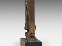 Hubert minnebo (1940), 'zijn innerlijke rust werd het middelpunt van een vaste verbinding', polished and brown patinated bronze, 0/0, 2003, signed, (+), 11.5 x 7.5 x 3 cm. (4.53 x 2.95 x 1.17 in.) - afbeelding 5 van  7