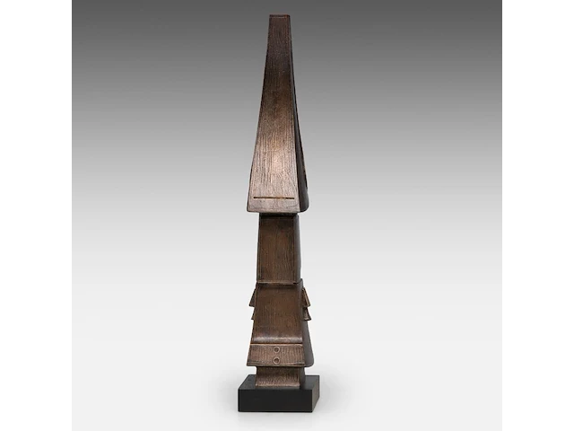 Hubert minnebo (1940), 'zijn trektochten in himalaya's waren heilig', polished and brown patinated bronze, 1/1, 2012, signed (+) 65 x 15 x 30.5 cm. (25.58 x 5.91 x 12.00 in.) - afbeelding 6 van  9